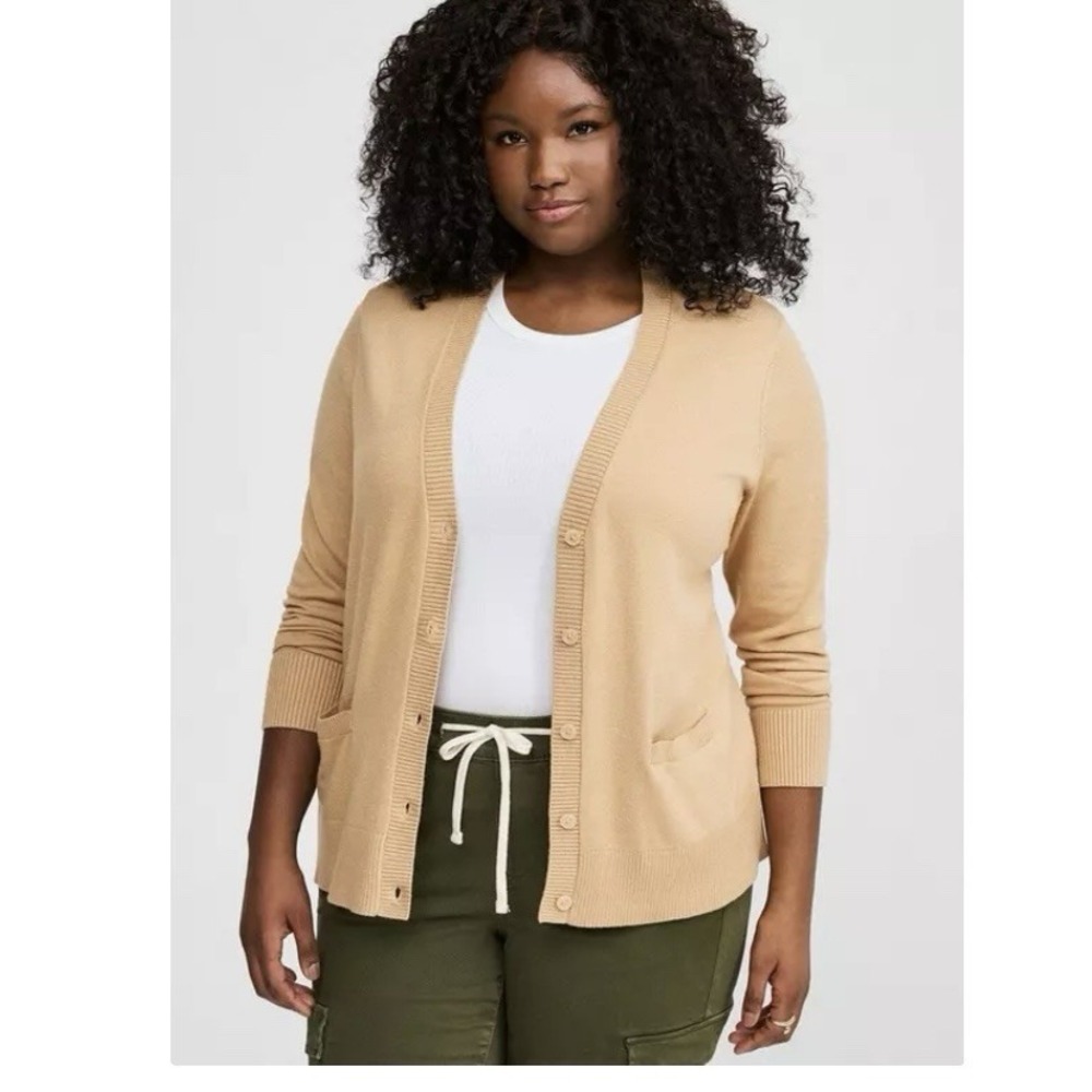 Torrid Neutral Beige V Neck Pocket Button Cardigan Sweater Size 3X‎